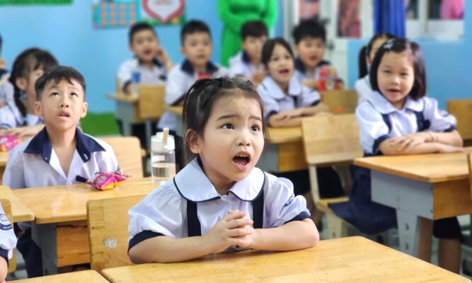 Tập trung vào các tình huống với học sinh mà bỏ quên tình huống với các mối quan hệ khác