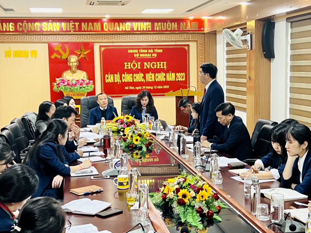 Hội nghị cán bộ công chức tỉnh Hà Tĩnh
