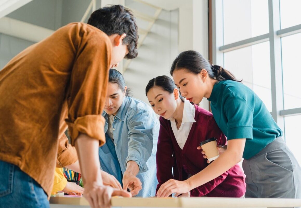 Phải xử lý tình huống sư phạm với đồng nghiệp thế nào?