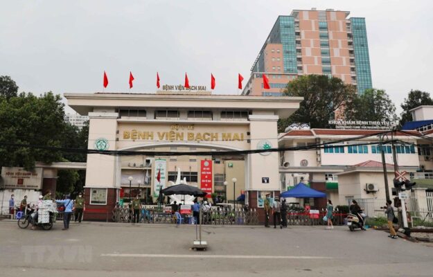 Bệnh viện Bạch Mai tuyển số lượng lớn đội ngũ y, bác sĩ trong năm 2025 (Ảnh: TTXVN)