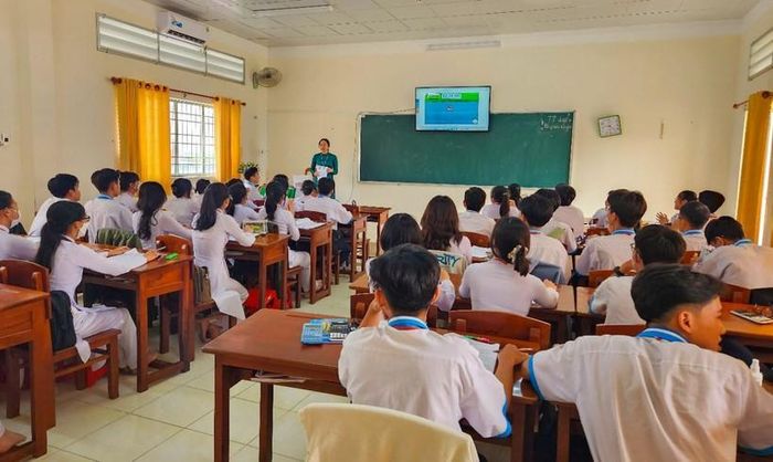 Viên chức giáo dục tỉnh Cà Mau