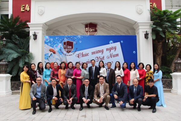 Đội ngũ giảng viên UEB có rất nhiều chính sách và phúc lợi tuyệt vời (Ảnh: UEB)